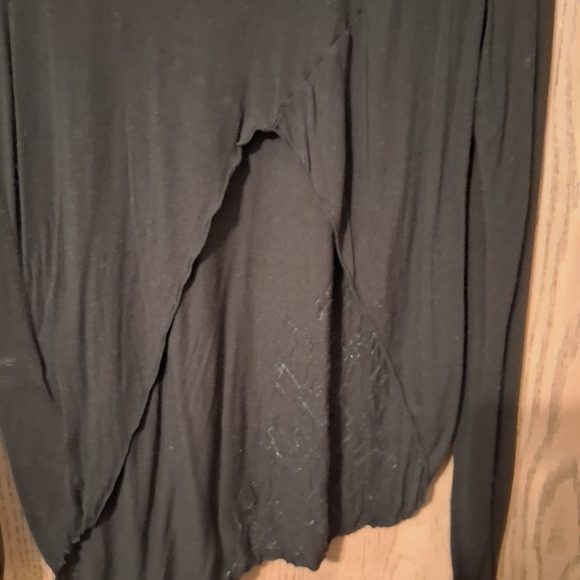 Simply Vera Vera Wang Black Long Sleeve Top with Subtle Pattern - Picture 3 of 8